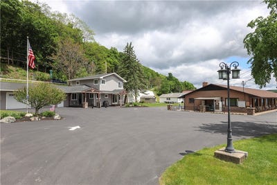 /international/us/24-water-street-hammondsport-ny-110108394073/