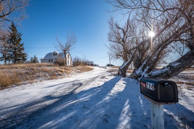 /international/us/264-us-highway-408-fairfield-mt-110105932737/