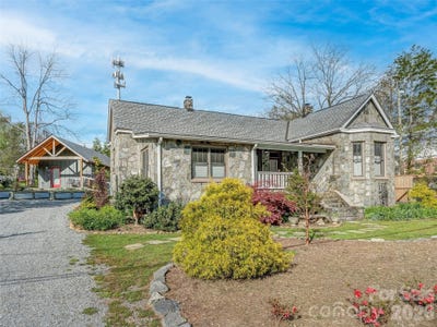/international/us/60-w-morgan-street-brevard-nc-110107354623/