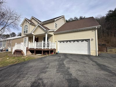 /international/us/490-ponderosa-drive-paintsville-ky-110105777007/