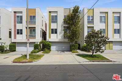 /international/us/5911-saturn-st-los-angeles-ca-110107280872/
