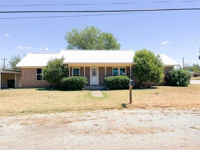 /international/us/209-s-cedar-street-seymour-tx-110094075915/
