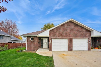 /international/us/805-ne-4th-street-earlham-ia-110103237316/