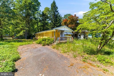 /international/us/225-robin-road-millville-nj-110108179926/