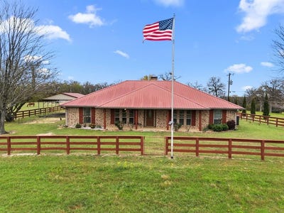 /international/us/8905-county-road-4402-larue-tx-110099510107/