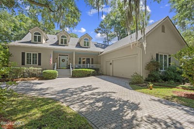 /international/us/410-island-circle-e-st-helena-island-sc-110108300020/