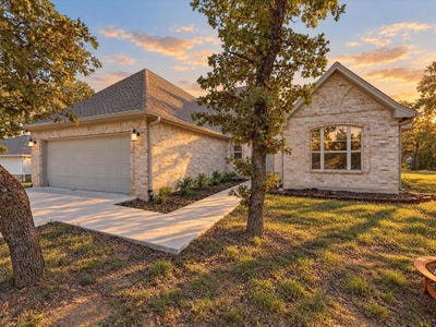 /international/us/196-bridwell-lane-runaway-bay-tx-110120488475/