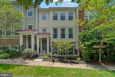 /international/us/17748-phelps-hill-lane-rockville-md-110100469453/