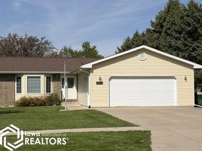 /international/us/1617-n-8th-street-clear-lake-ia-110107965071/