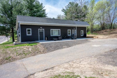 /international/us/741-e-hiawatha-drive-wisconsin-dells-wi-110096639812/