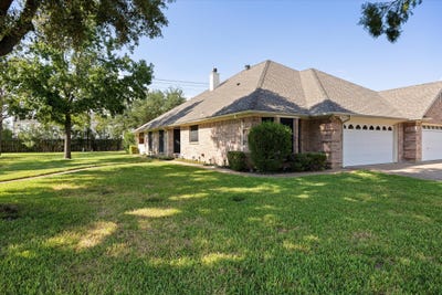 /international/us/1202-henard-lane-granbury-tx-110119753427/