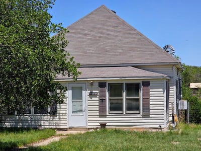 /international/us/112-w-fleming-avenue-mertzon-tx-110108470153/