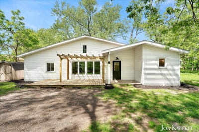 /international/us/140-n-5th-street-ne-cedar-springs-mi-110108536913/