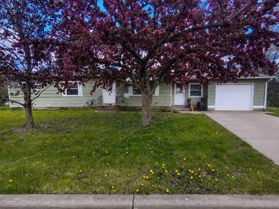 /international/us/218-s-bills-street-augusta-wi-110108355654/
