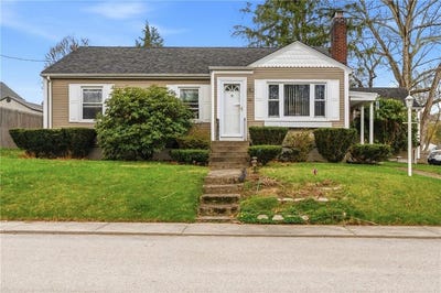 /international/us/40-shortway-drive-west-warwick-ri-110107513744/