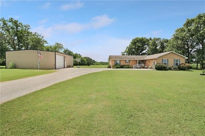 /international/us/1925-16500-road-oswego-ks-110100979415/