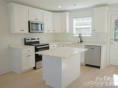 /international/us/816-fairview-street-kannapolis-nc-110105396935/