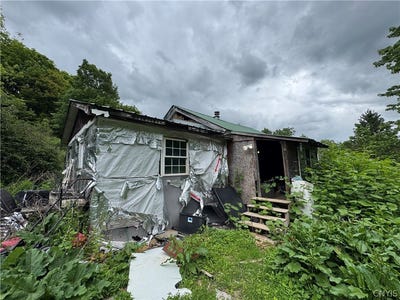 /international/us/669-stone-store-road-middleburgh-ny-110108409344/