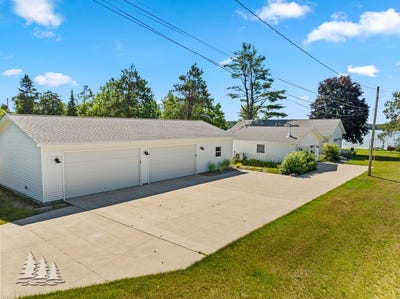 /international/us/4565-grant-drive-lewiston-mi-110107611364/