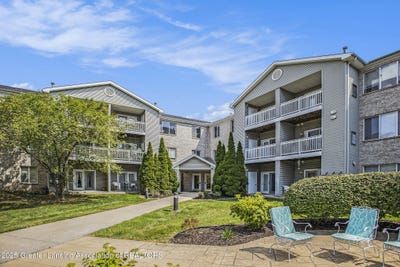 /international/us/338-w-saginaw-street-east-lansing-mi-110101516879/