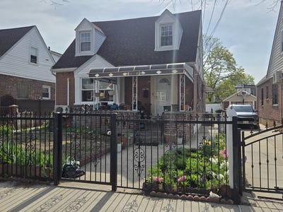 /international/us/114-30-204st-st-albans-ny-110107333811/