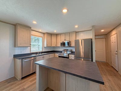 /international/us/781-west-walcott-road-walcott-ia-110107895760/