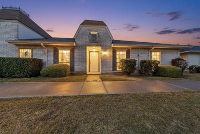 /international/us/8-w-townhouse-lane-grand-prairie-tx-110105961962/