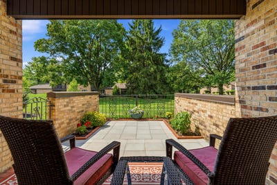 /international/us/1691-arlingate-drive-n-upper-arlington-oh-110109511698/