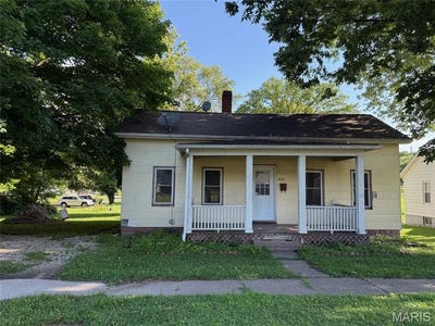 /international/us/913-w-edwards-street-vandalia-il-110100839680/