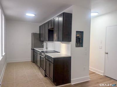 /international/us/575-bank-street-new-london-ct-110109040917/