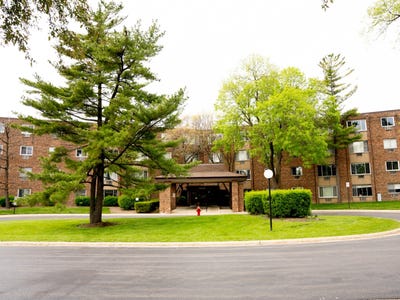/international/us/1500-robin-circle-hoffman-estates-il-110107927346/