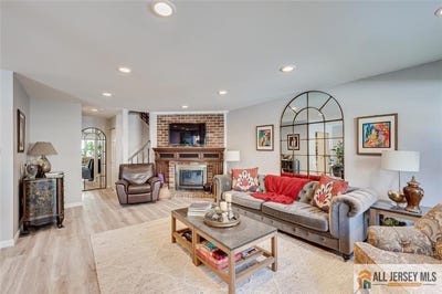 /international/us/46-covington-court-east-brunswick-nj-110120623743/