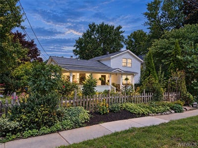 /international/us/300-oneida-street-lewiston-ny-110119701978/