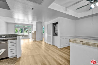 /international/us/2222-beachwood-dr-los-angeles-ca-110107632591/