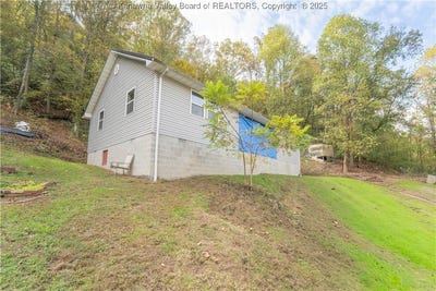 /international/us/6562-quick-road-elkview-wv-110103109466/