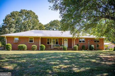 /international/us/677-upper-caldwell-road-bowdon-ga-110120084253/