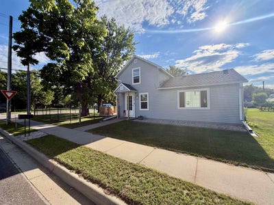 /international/us/203-n-3rd-street-muscoda-wi-110108997651/