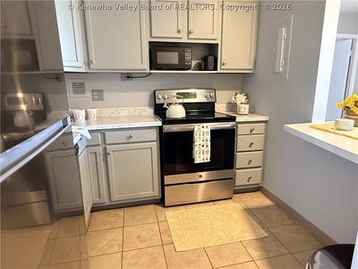 /international/us/1800-roundhill-road-charleston-wv-110106003364/