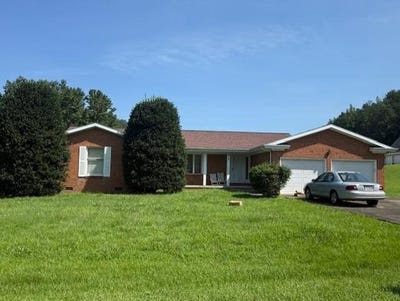 /international/us/515-jasper-lane-paintsville-ky-110101063082/
