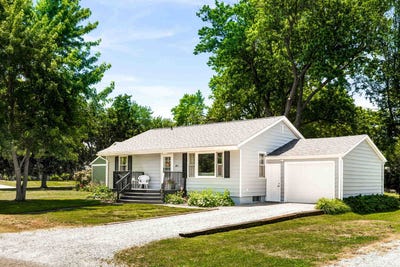 /international/us/307-s-daniel-street-leroy-il-110108540208/