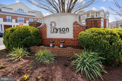 /international/us/12941-centre-park-circle-herndon-va-110108385371/