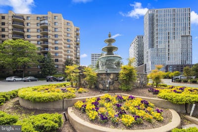/international/us/8360-greensboro-drive-mclean-va-110108449873/