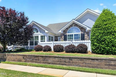 /international/us/1525-orchard-villas-avenue-apex-nc-110108143327/