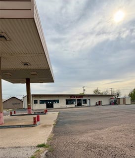 /international/us/501-11th-street-quanah-tx-110107662165/