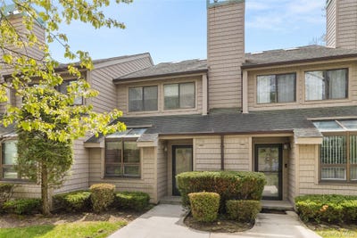 /international/us/129-beecher-avenue-extension-east-islip-ny-110107683019/