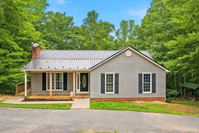 /international/us/137-deer-path-rustburg-va-110109152175/