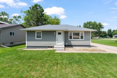 /international/us/105-w-williams-street-dunkerton-ia-110100695989/
