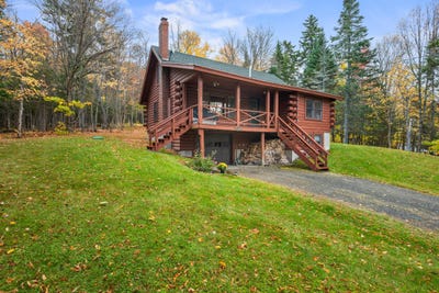 /international/us/303-quimby-pond-road-rangeley-me-110120561823/