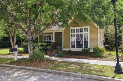 /international/us/19738-savannah-street-biloxi-ms-110108253367/