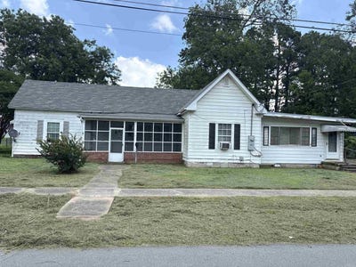 /international/us/303-reynolds-lonoke-ar-110108635914/